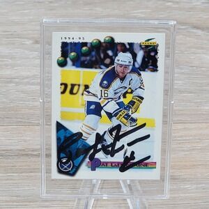 Pat LaFontaine 1994 95 Score Buffalo Sabres Autographed Hockey Card